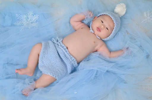 龙岩三个月宝宝挠耳朵 龙岩三个月宝宝挠耳朵